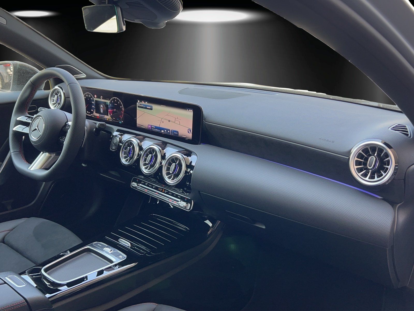 Fahrzeugabbildung Mercedes-Benz A 250 4M AMG PANO Burme NIGHT KeyGO 19"