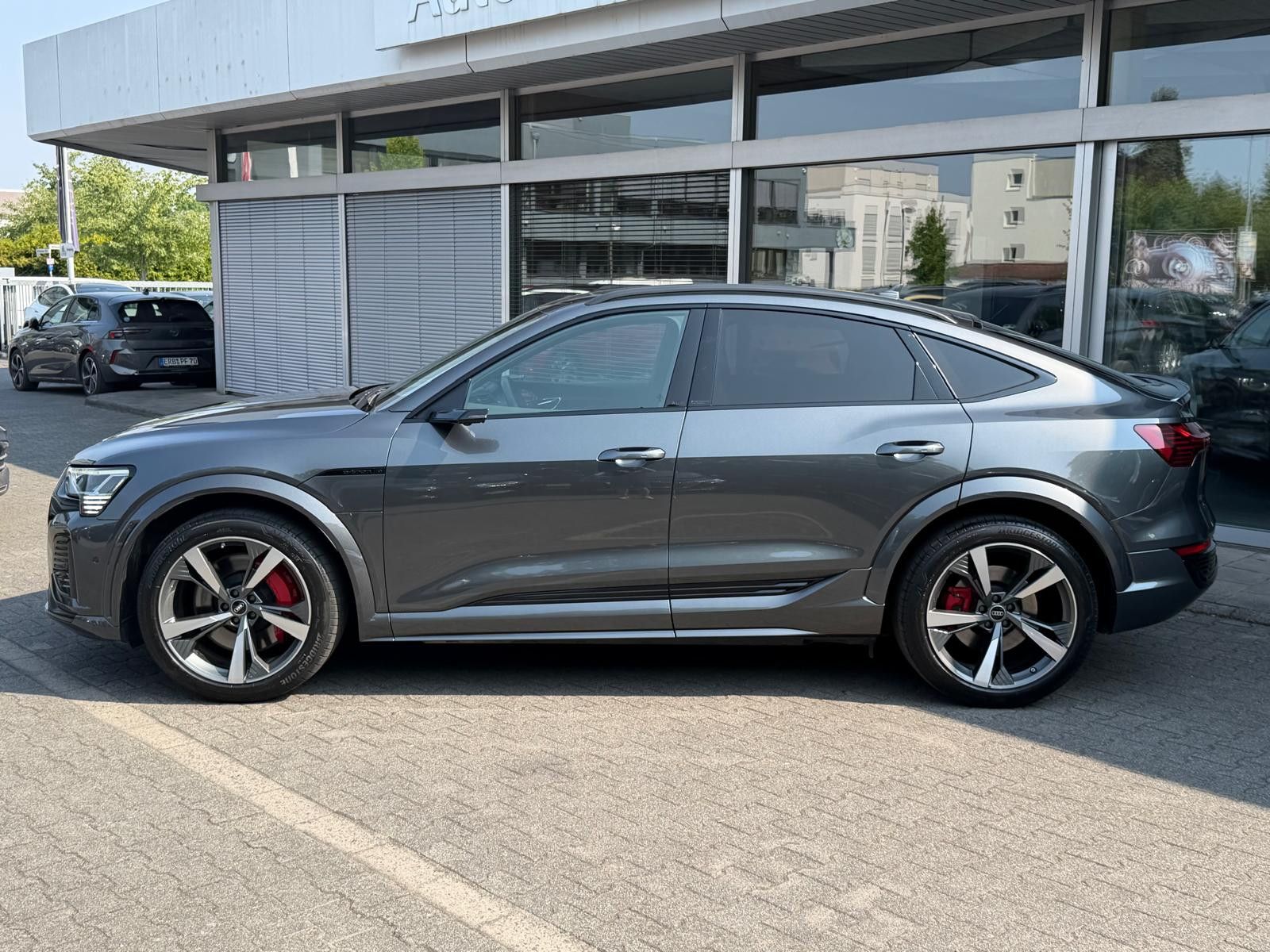 Fahrzeugabbildung Audi SQ8 e-tron QATT SPORTBACK BLACK EDIT NAPPA+PANO+
