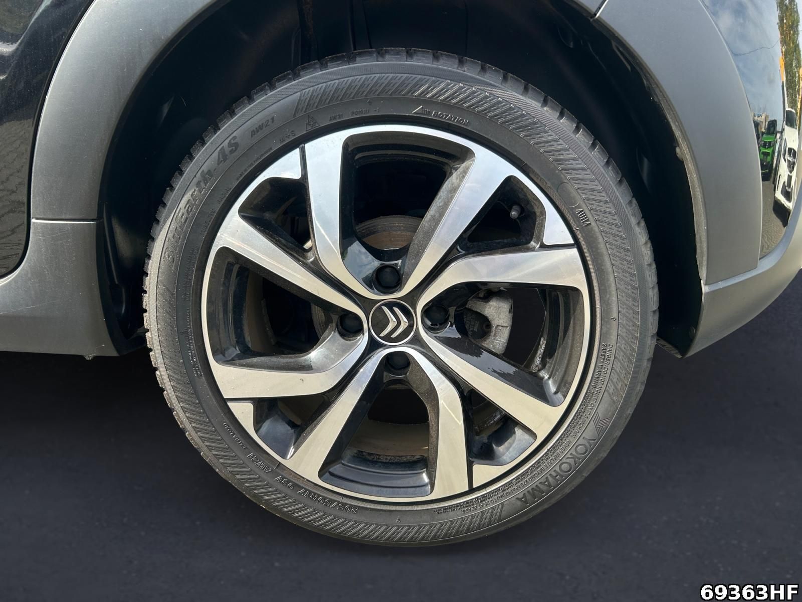 Fahrzeugabbildung Citroën C3 1.2 PureTech 110 Shine S&S *SHZ*NAVI*PDC
