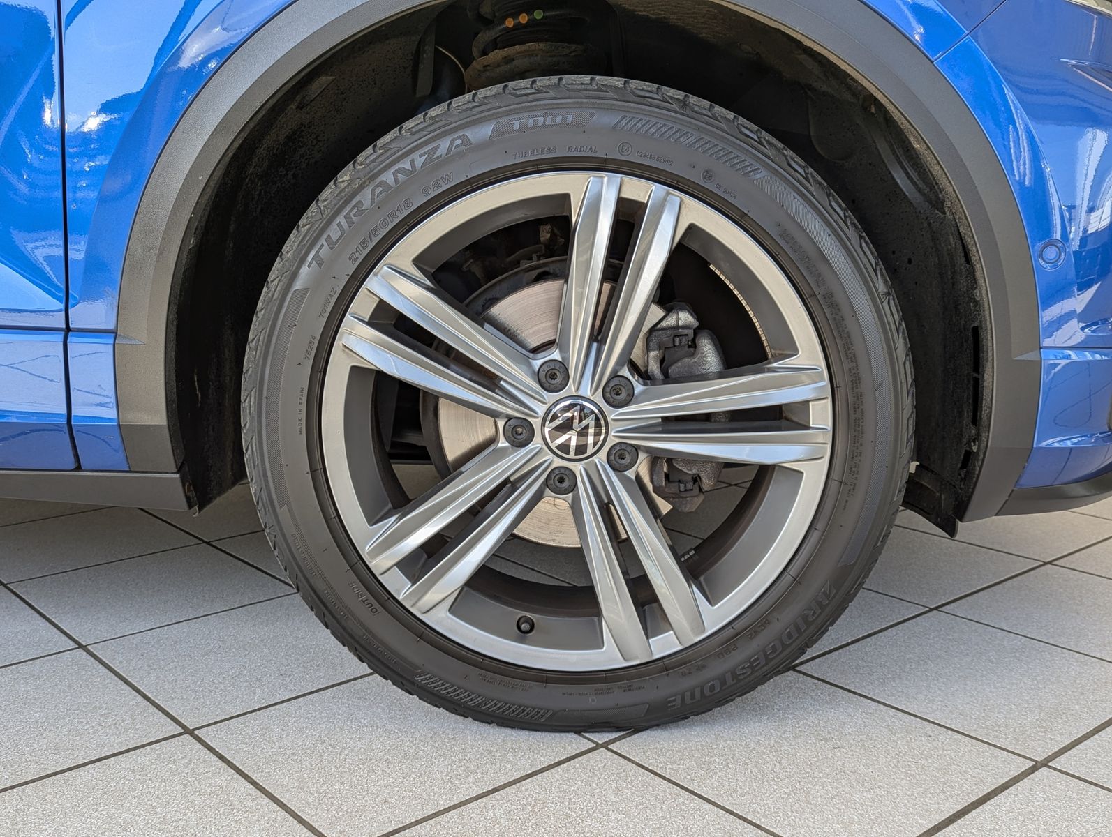 Fahrzeugabbildung Volkswagen T-Roc 1.5 TSI DSG 2x R-Line Sport Pano AID LED