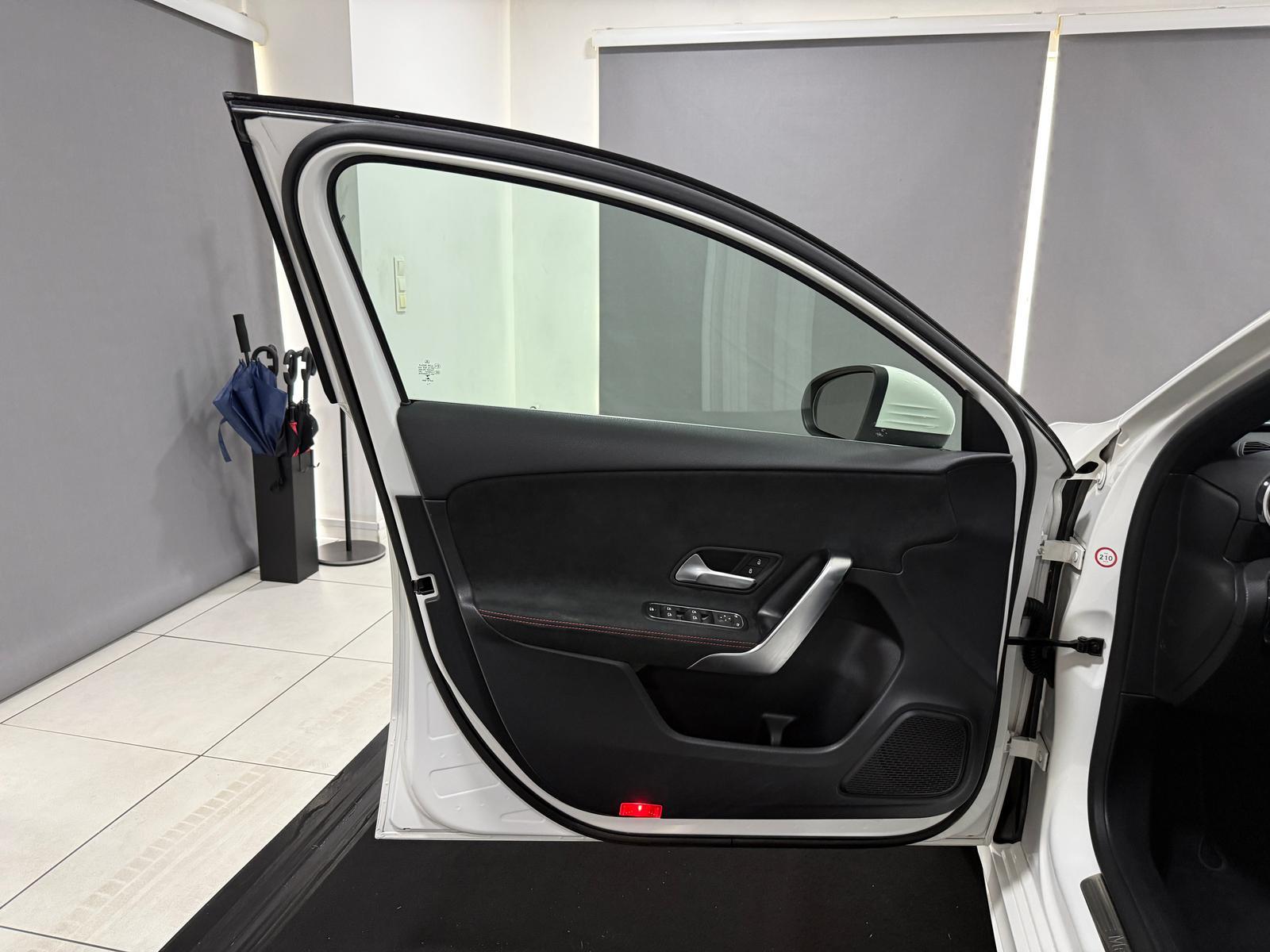 Mercedes-Benz A 180 7G AMG-LINE*WIDESCREEN*KAMERA*LED*SPUR*
