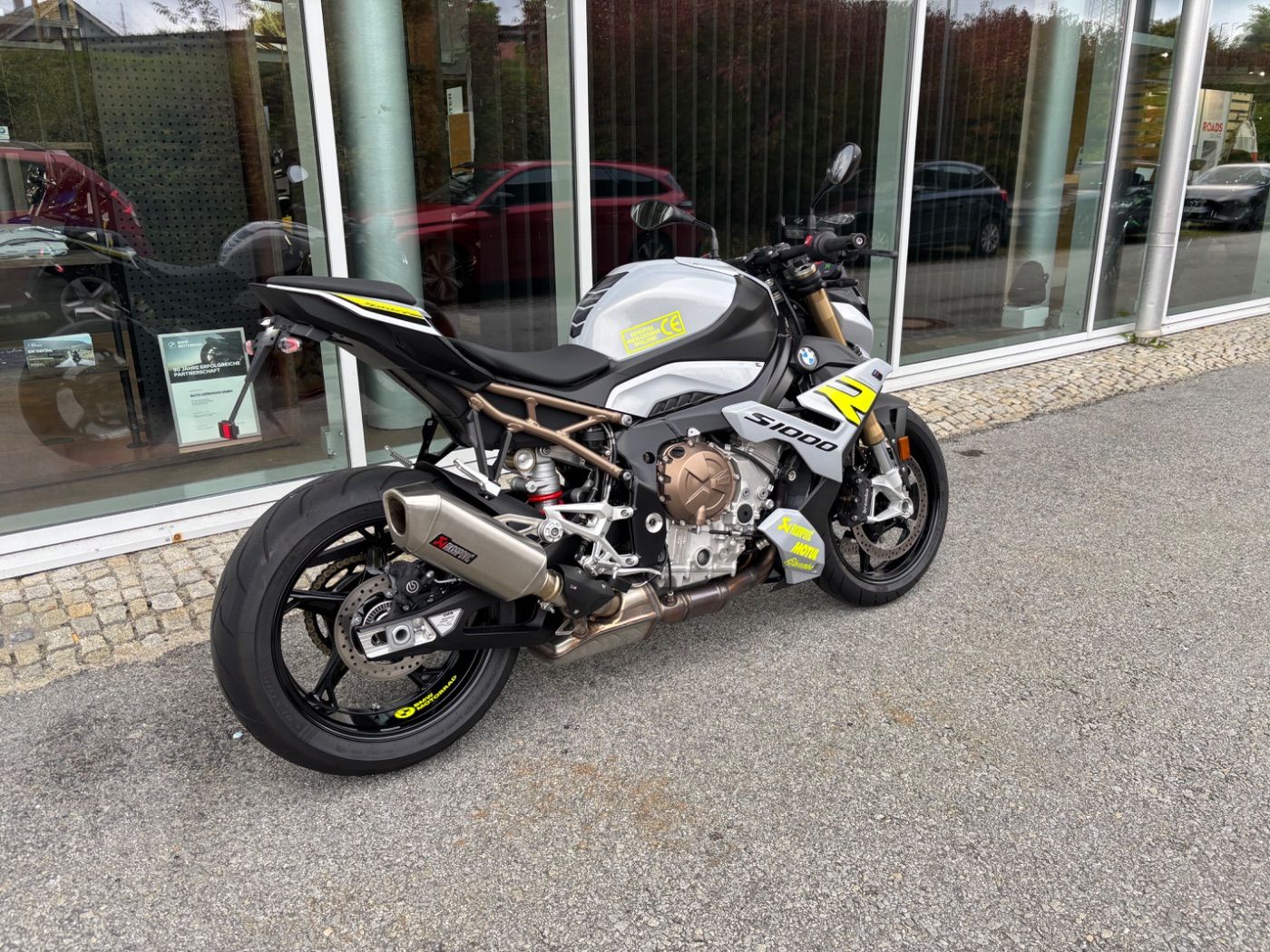 Fahrzeugabbildung BMW S 1000 R