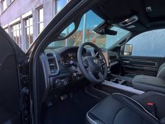 DODGE RAM 2500 Laramie Night Crew Cab 6.7HO 8 Gang