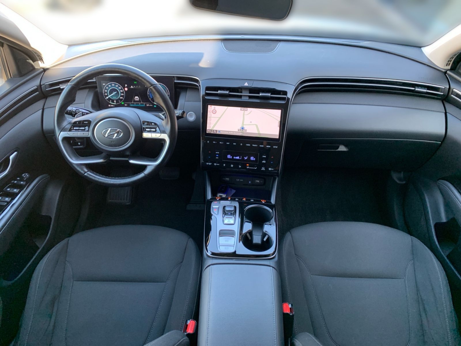 Fahrzeugabbildung Hyundai TUCSON 1.6 T-GDI Trend Plug-In Hybrid 4WD el.HK