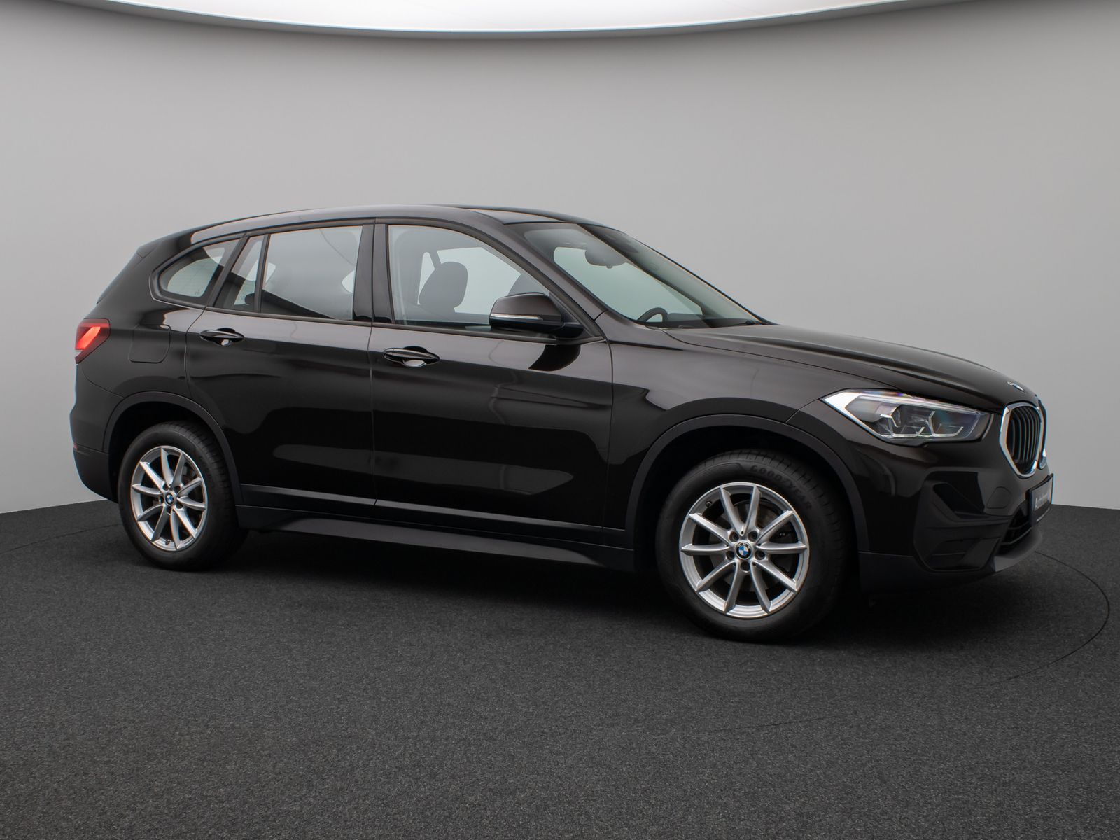 Fahrzeugabbildung BMW X1 sD18i Panorama DAB Navi Geschwindigkeitsreg