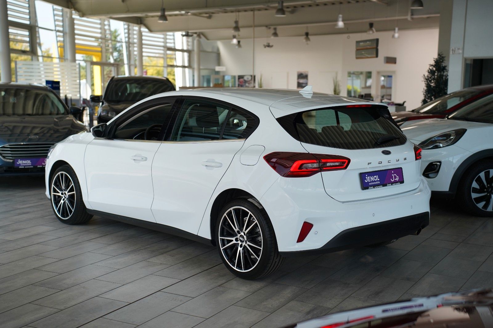 Fahrzeugabbildung Ford Focus Titanium Hybrid*Winter P.*AHK *SYNC4