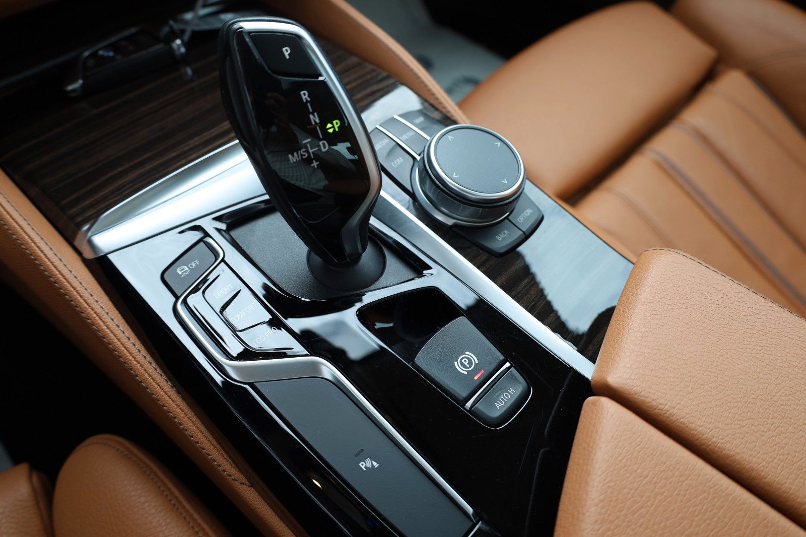 Fahrzeugabbildung BMW 520 d xDrive Lim. Luxury,Leder,Navi,Kamera,SD,SH