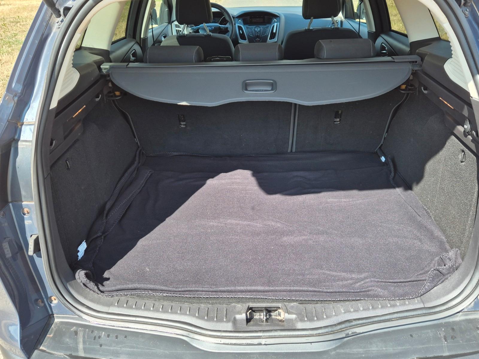 Ford Focus 2011 — photo 11