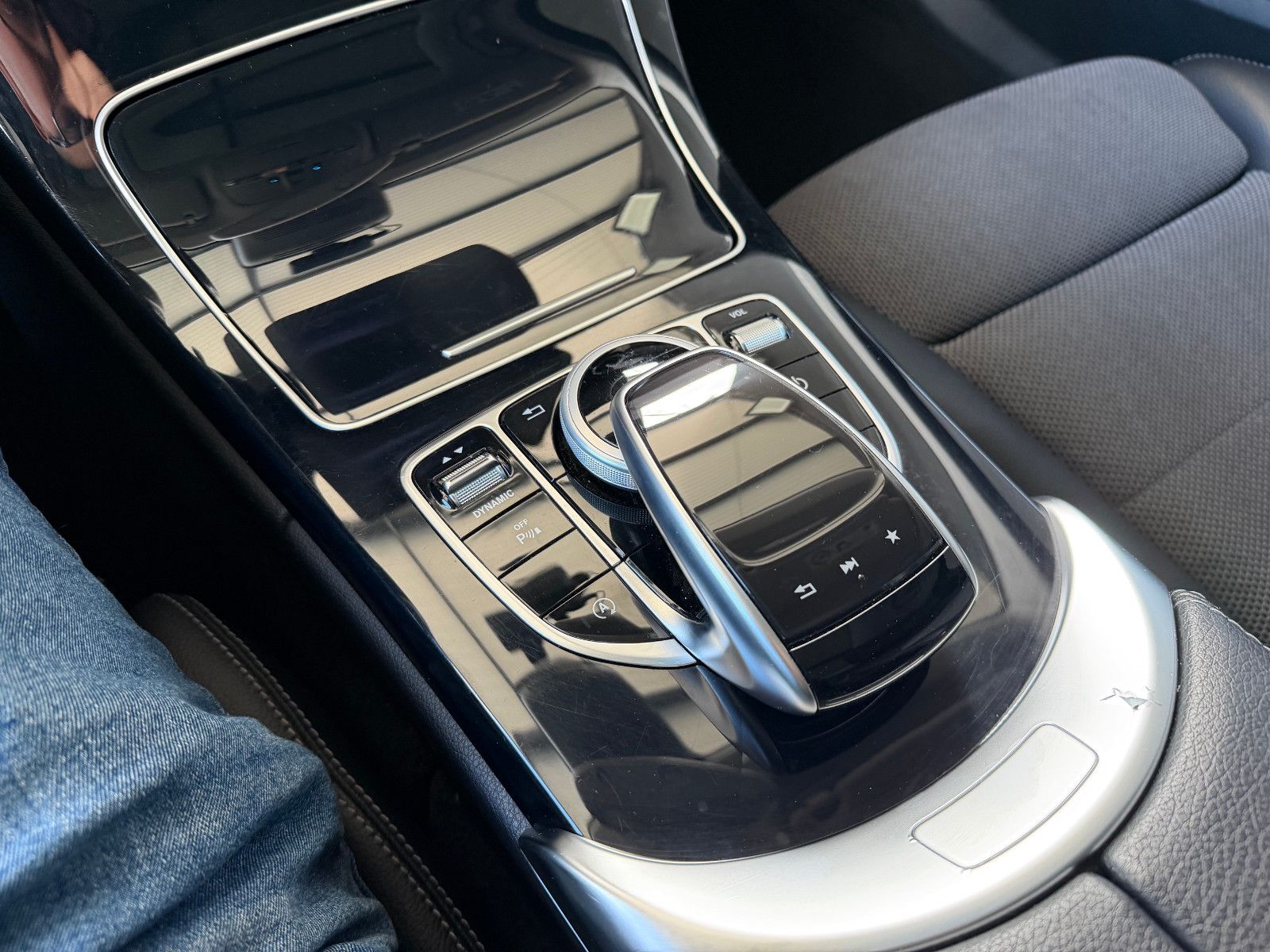 Mercedes-Benz C 200 T-Modell 4Matic Avantgarde — Bild 18