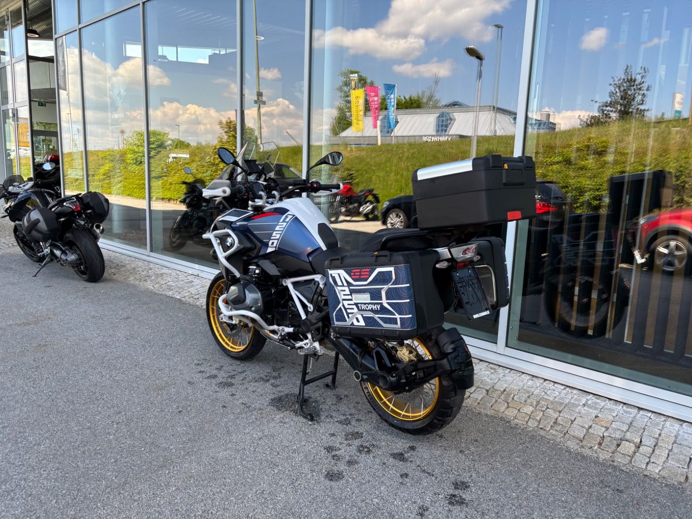 Fahrzeugabbildung BMW R 1250 GS Trophy 5 Pakete Öl Inclusive