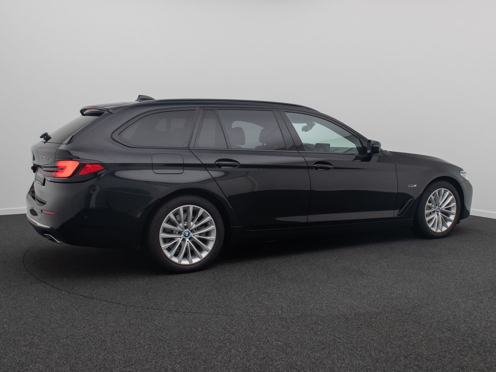 Fahrzeugabbildung BMW 530e Luxury Line HUD H/K DAB Laser Belüftung