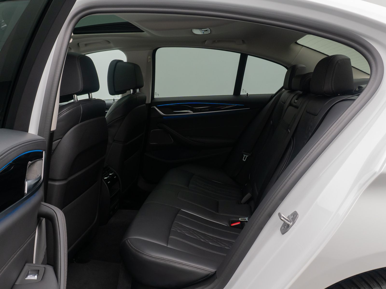 Fahrzeugabbildung BMW 530e xD Luxury Line ACC Kamera DAB H/K HUD Sport