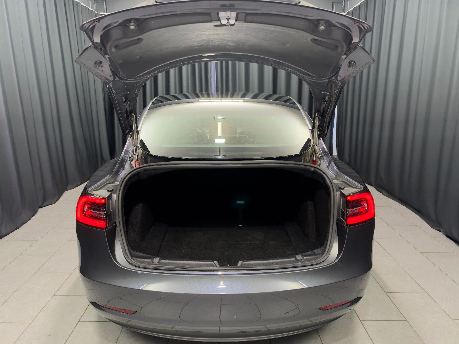 Fahrzeugabbildung Tesla Model 3 Performance Dual AWD |PANO|PREMIUM-SOUND