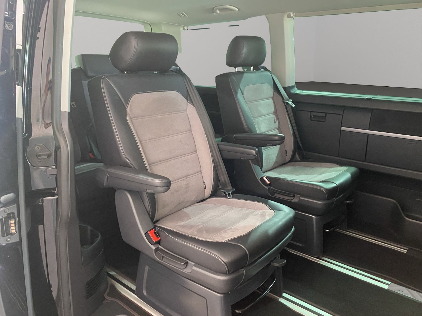 Volkswagen T6.1 Multivan 2.0 TDI DSG Comfortline KR foto 9