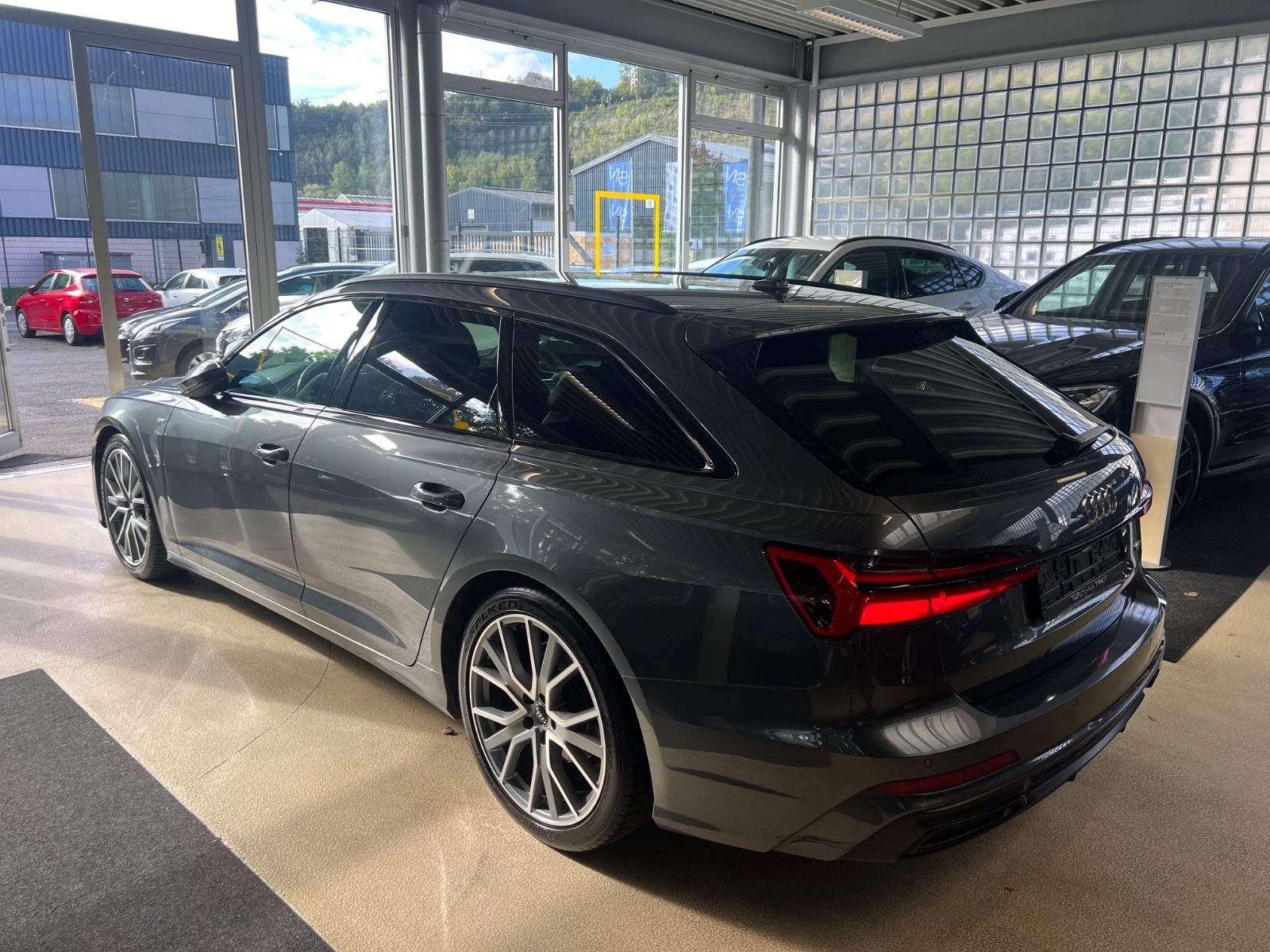 Fahrzeugabbildung Audi A6 Avant 40 TDI quattro sport S line *1.HAND*