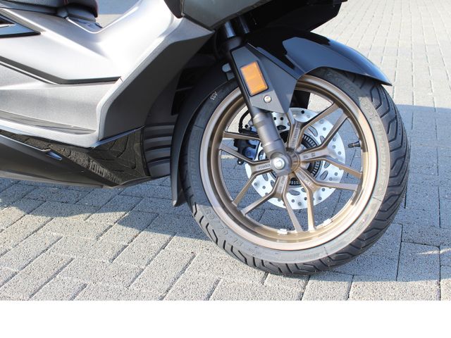 Honda Forza125 Special Edition