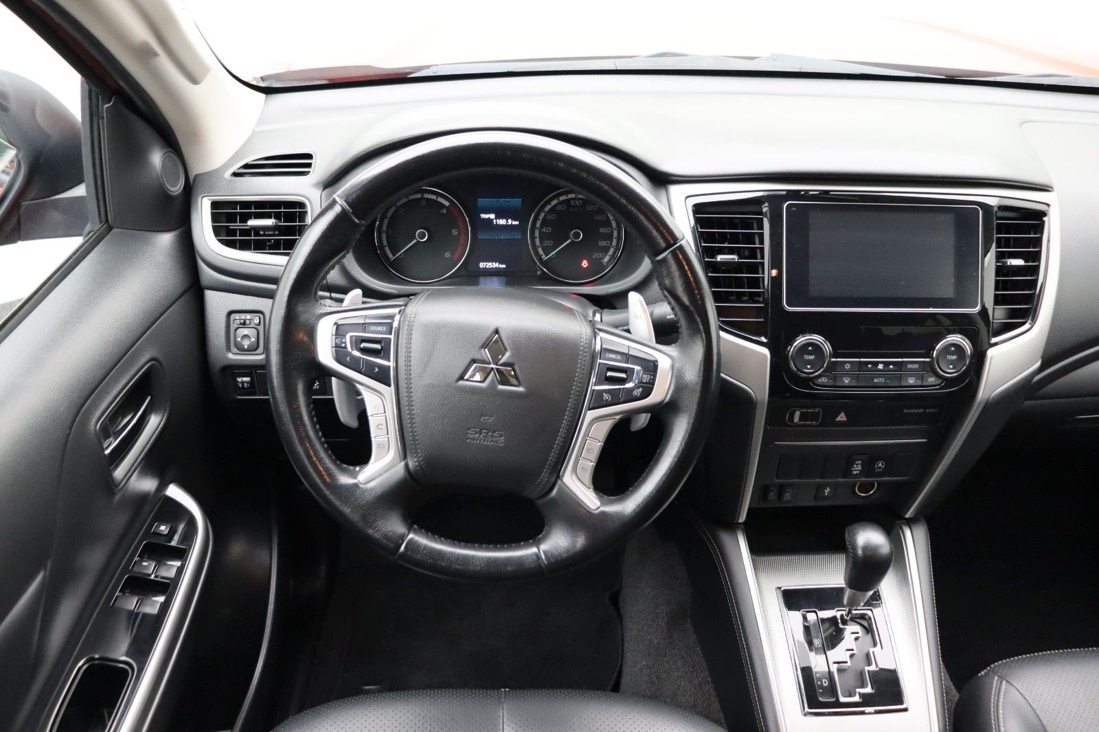 Fahrzeugabbildung Mitsubishi L200 TOP 2,2 DI-D AT DoKa 4WD