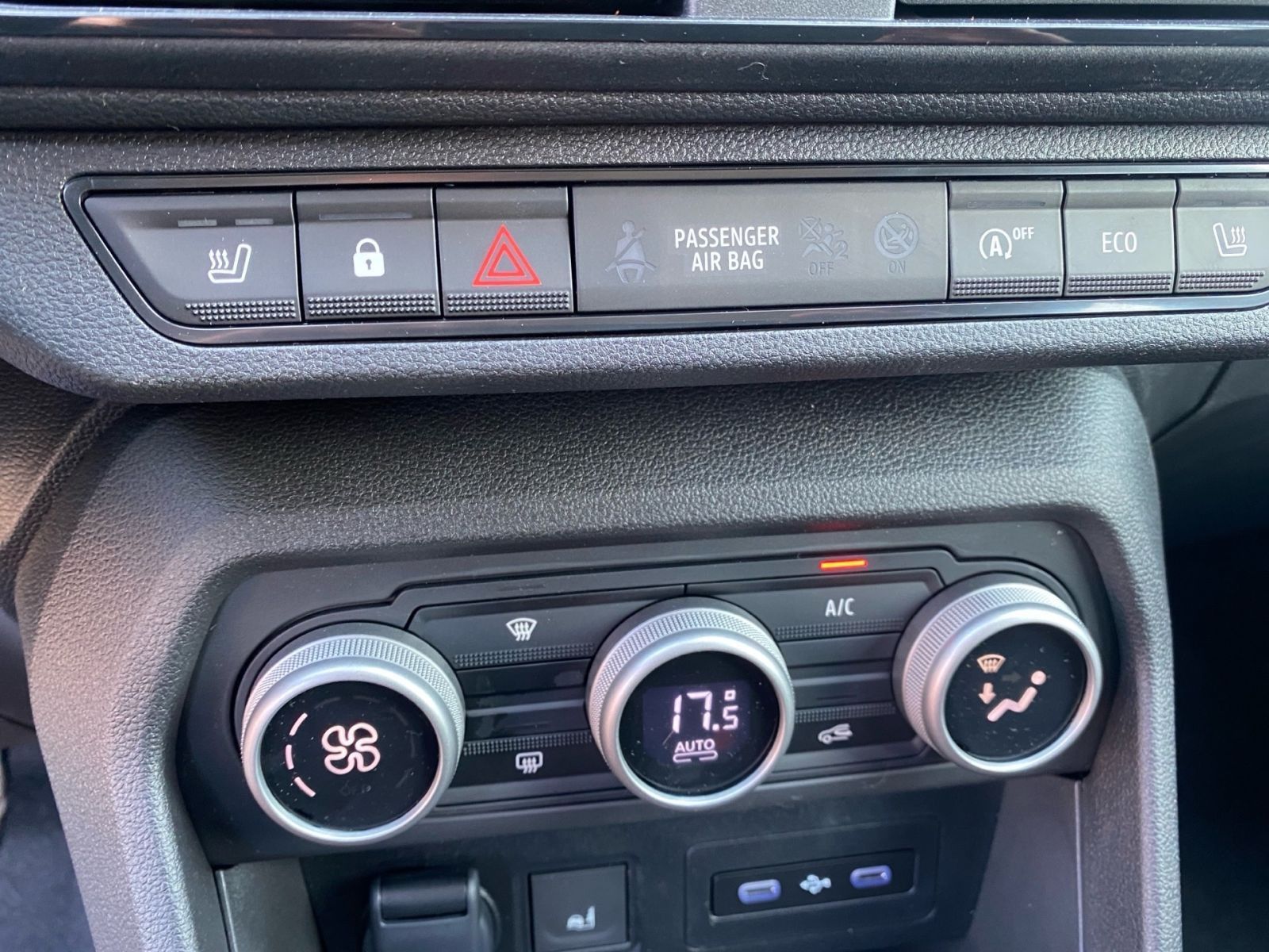 Fahrzeugabbildung Dacia Sandero Stepway TCe110 Extreme *NAVI*Winter*Tech