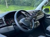 Volkswagen T6 Multivan SIX 1.Hand DSG 4Motion AHK, StandHZ - VW T6 Multivan Gebrauchtwagen in München