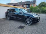 Porsche Cayenne-Diesel-SH bei Porsche  - Porsche Cayenne in Mönchengladbach