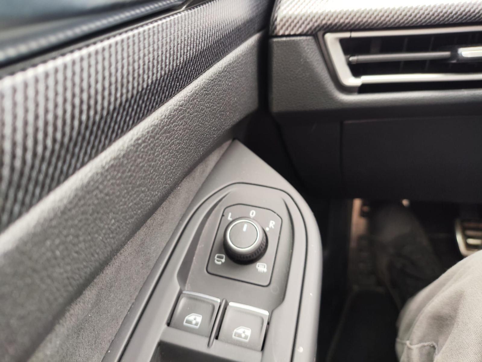 Volkswagen Golf 1.5TSI R-Line Leichter Hagelschaden App SHZ, миниатюра 12