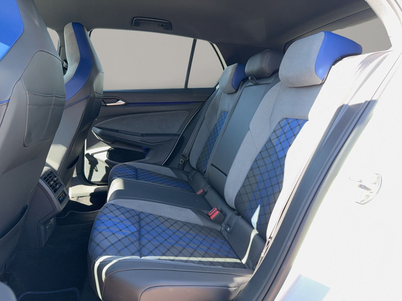 Golf VIII R 4Motion, Matrix, BlackStyle, RearVie