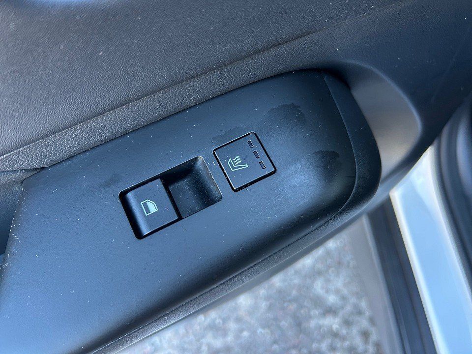 Fahrzeugabbildung Hyundai KONA 1.6T AT 4WD NLINE ULTIMATE-P GLASDACH BOSE+