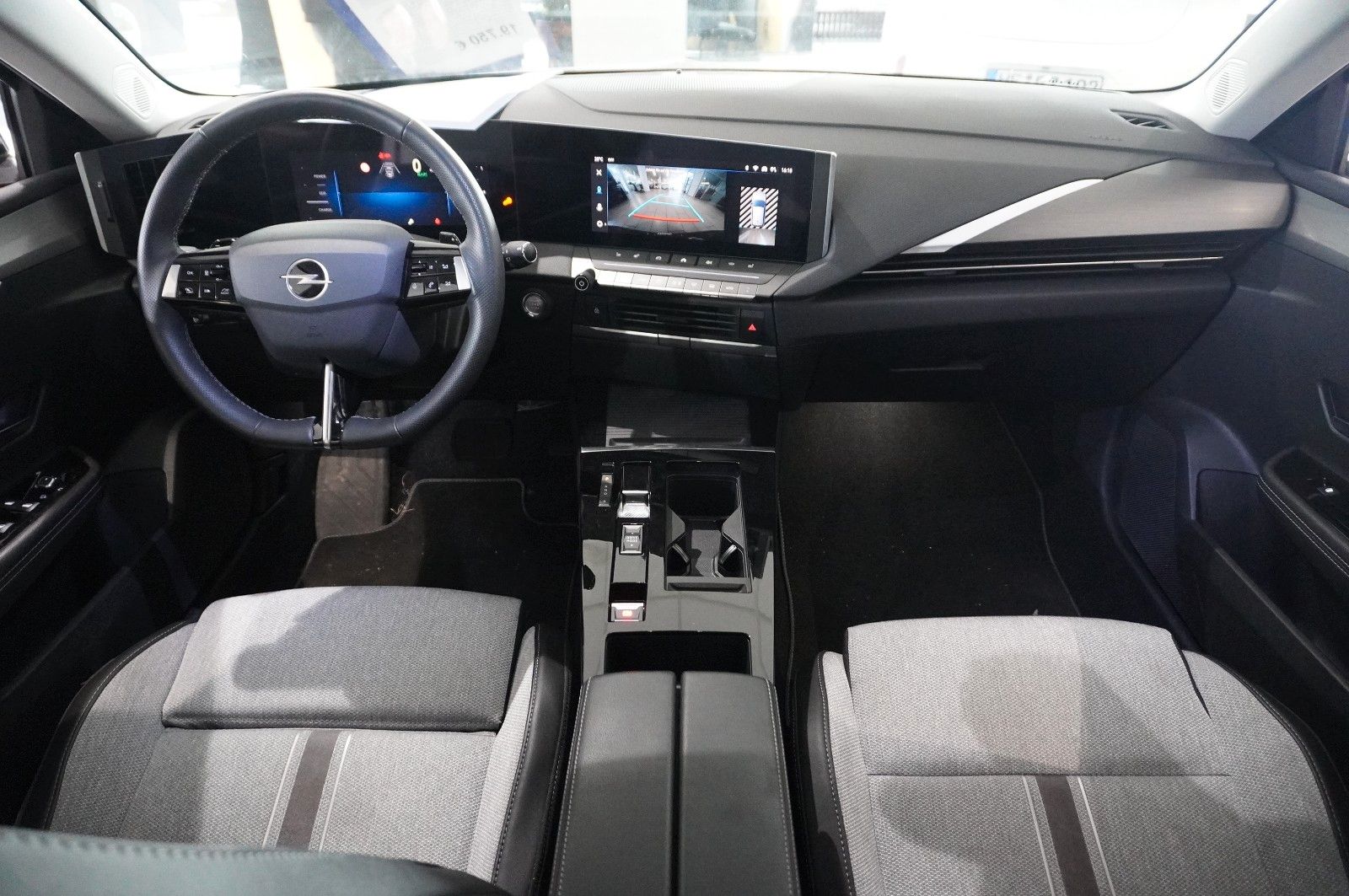 Fahrzeugabbildung Opel Astra L Lim. 1.6 HYBRID ELEGANCE NAVI/LED/KAMERA