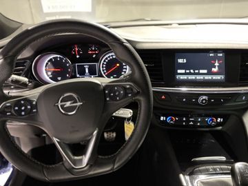 Fotografie des Opel Insignia Sports Tourer 1.5 DI Turbo Dynamic LED