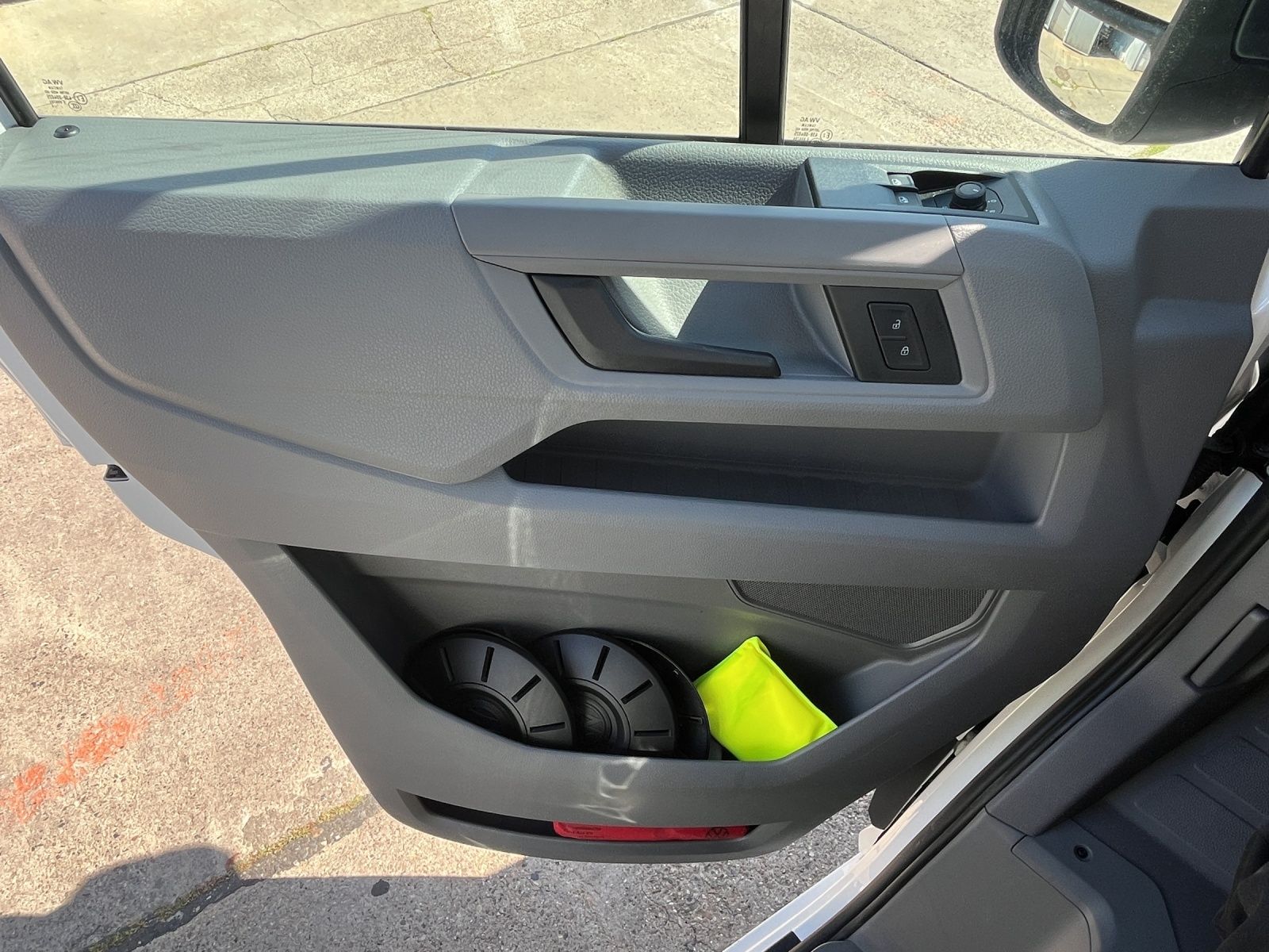 Fahrzeugabbildung Volkswagen Crafter Kasten 35 MR Klima  RFK DAB