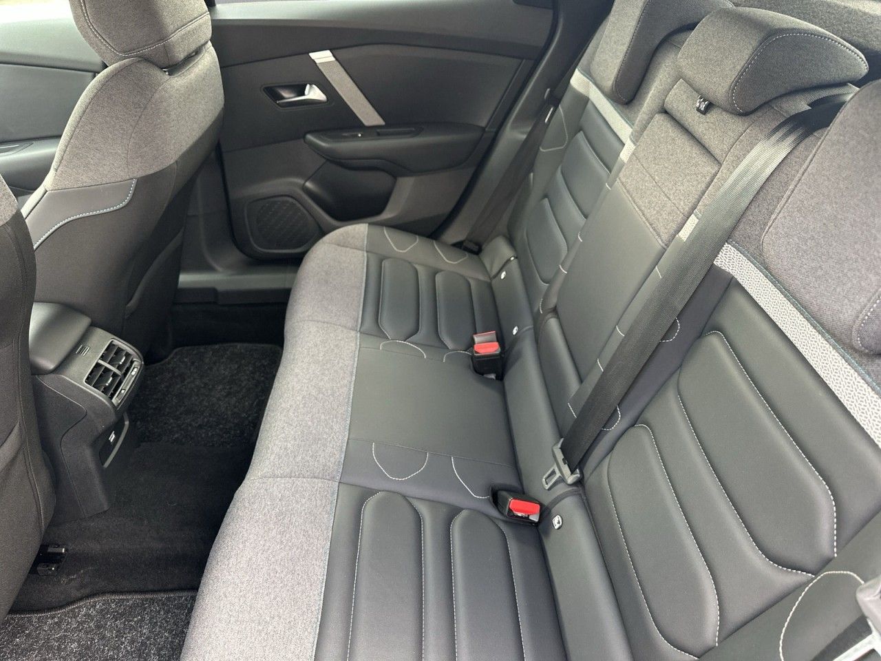 Fahrzeugabbildung Citroën C4 PureTech 130 S&S EAT8 Shine