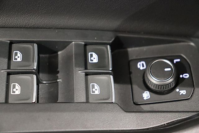 T-Cross GOAL 1.0 TSI ACC LED NAVI KAMERA PDC TEM