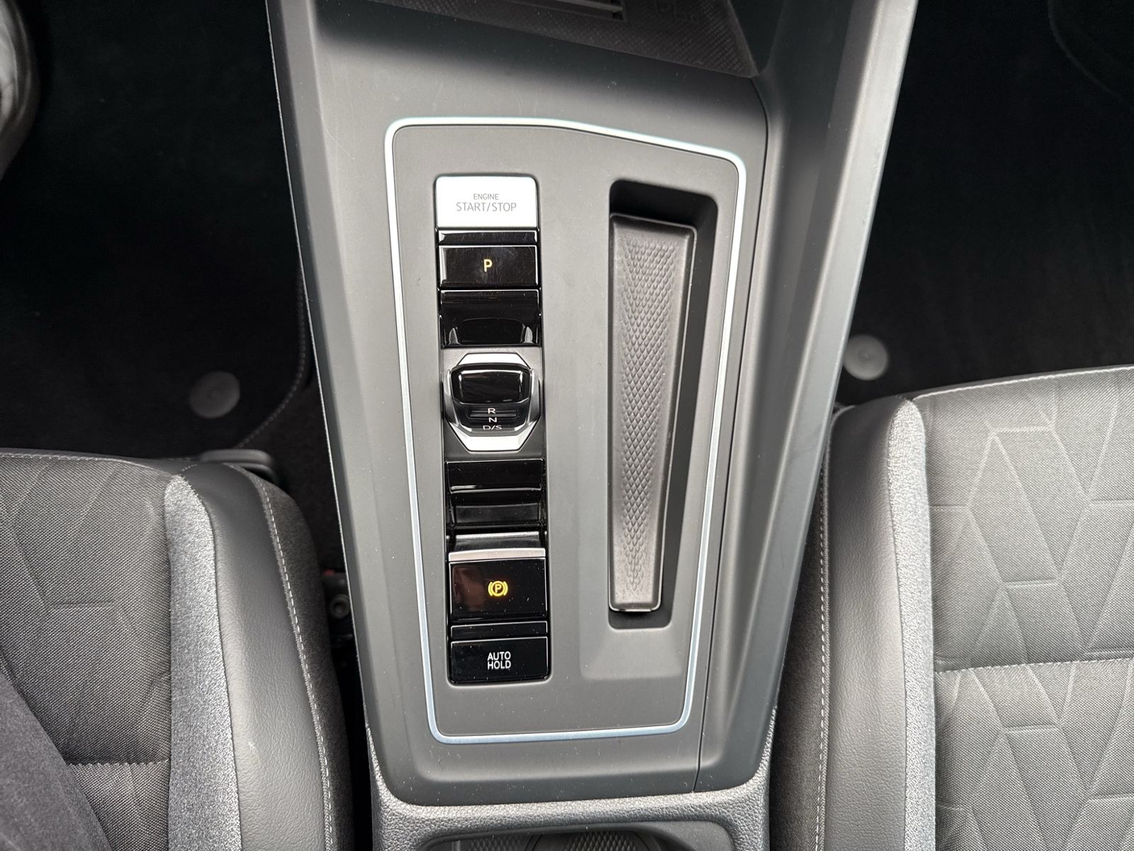 Golf VIII 1.5 eTSI Goal, AHK, Navi, ACC, RearVie