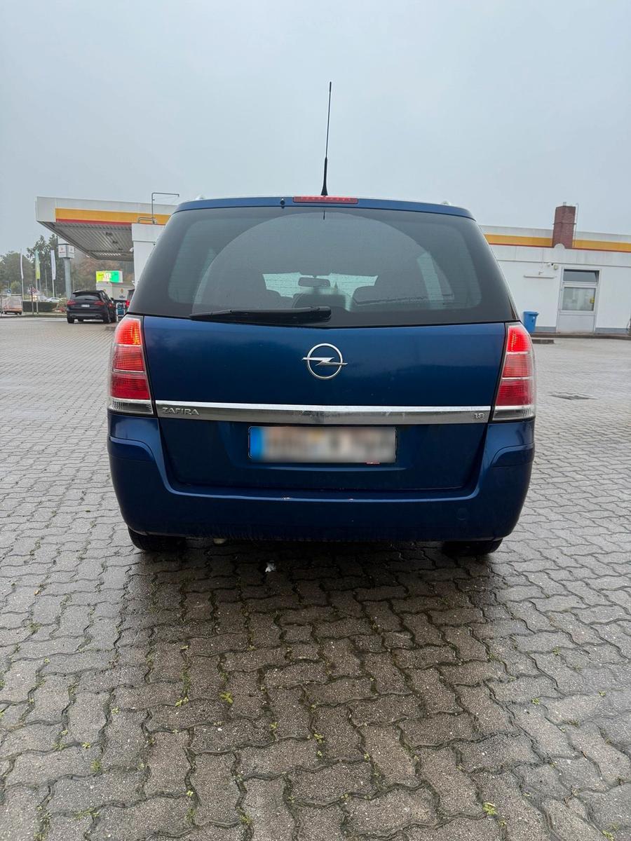Opel Zafira 2007 — engine 140 HP (103kW)