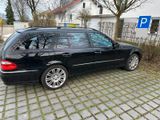 Mercedes-Benz E 320 CDI 4MATIC T AVANTGARDE 7 Sitzer - Mercedes-Benz E 320 aus 2009