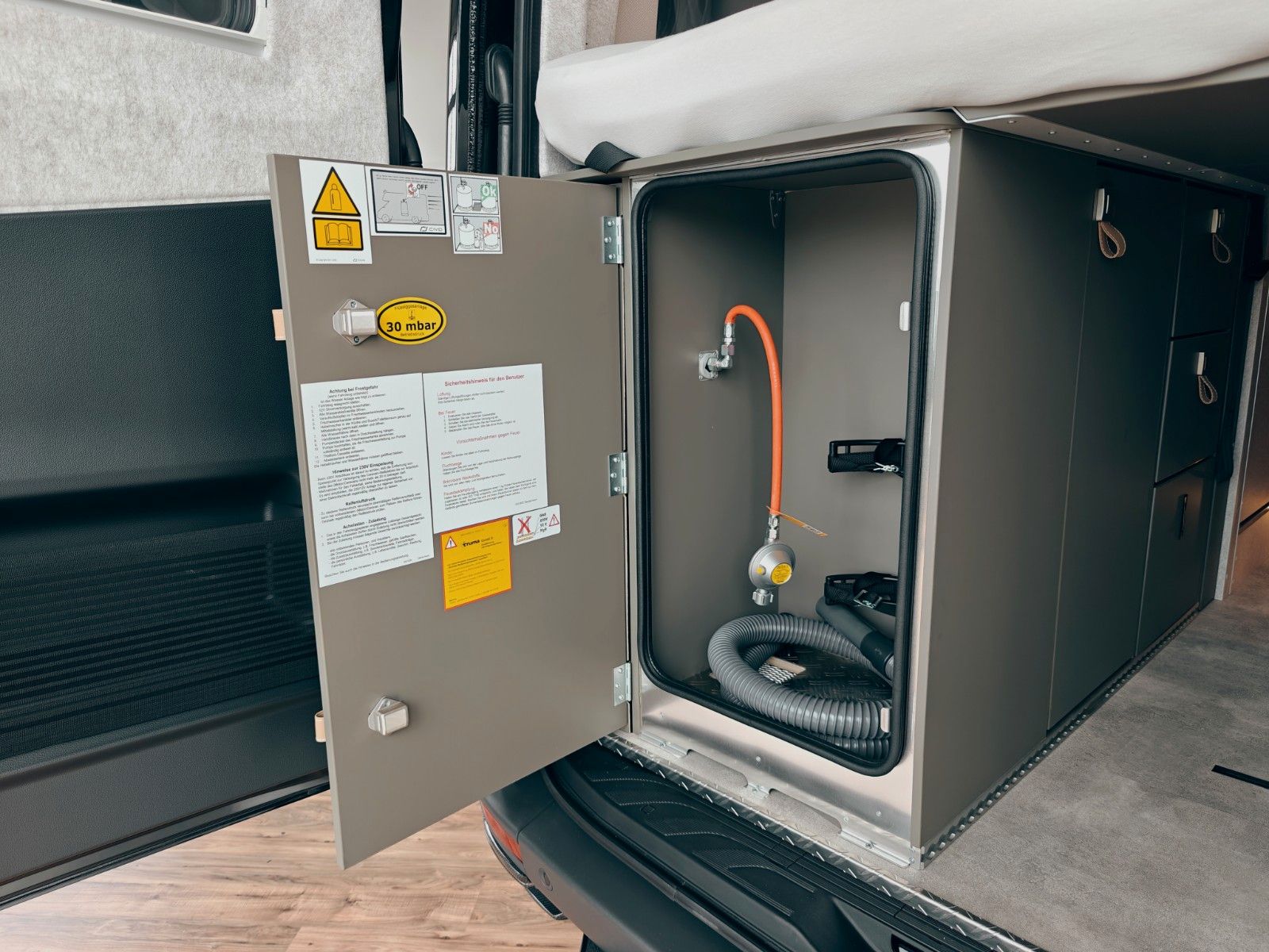 Fahrzeugabbildung HYMER / ERIBA / HYMERCAR GRAND CANYON S MB 600 4x4² RSX - TRIPLE CARBON