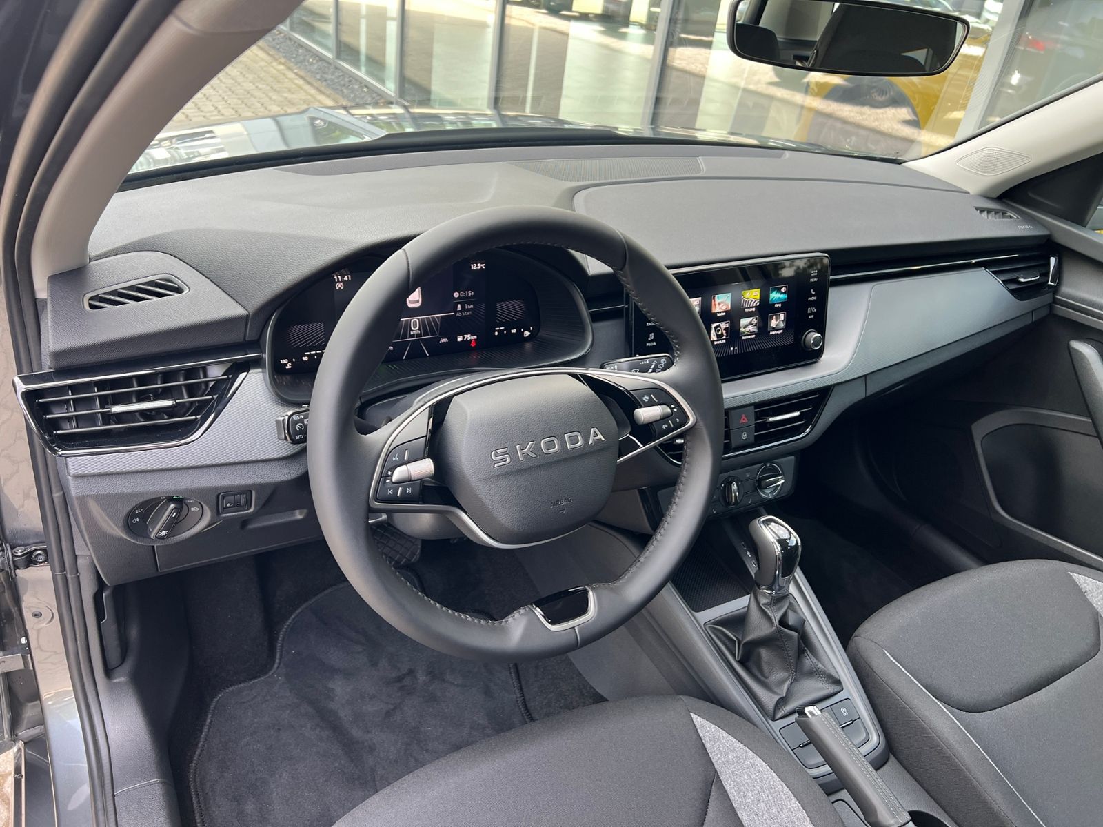 Fahrzeugabbildung SKODA Kamiq Essence 1.0 TSI DSG *Vorb. AHK, LED, Sitzh