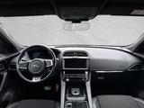 Jaguar F-Pace R-Sport AWD 25d Meridian Navi el.Heck Vir - gebrauchte Jaguar F-Pace aus dem Jahr 2020