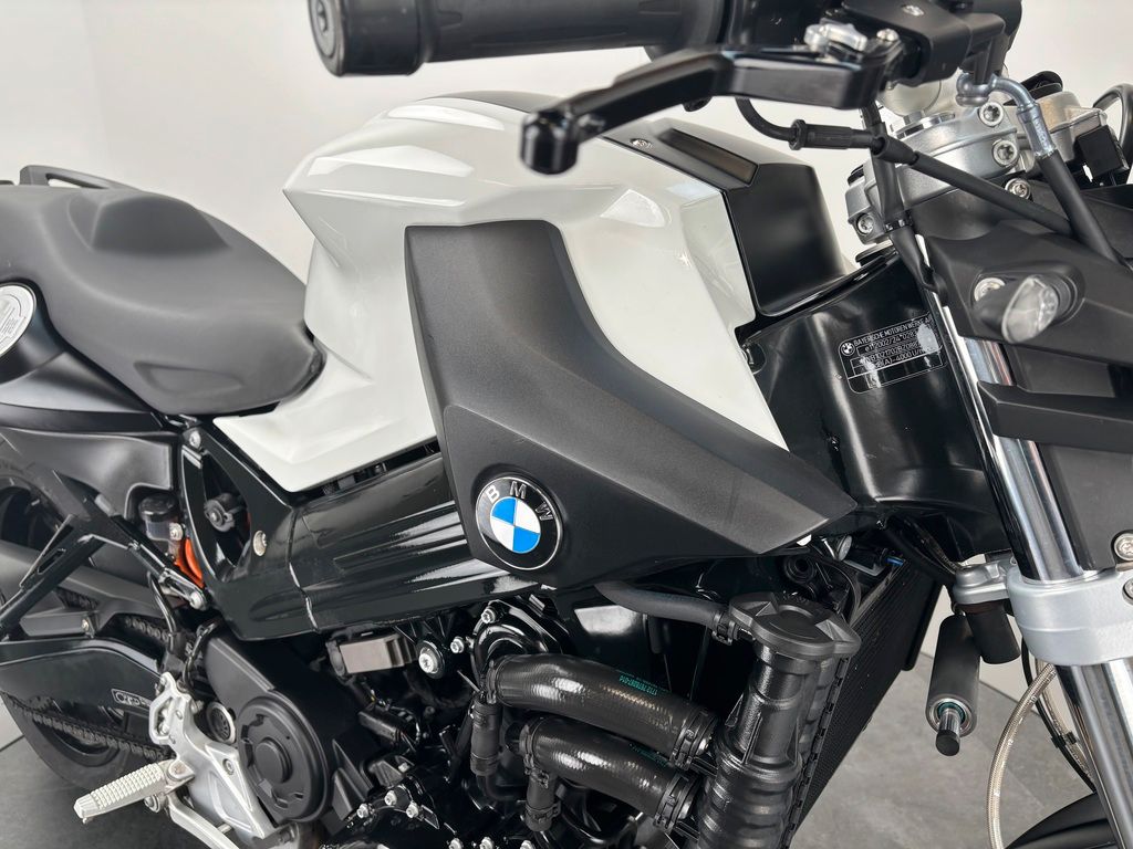 Fahrzeugabbildung BMW F 800 R *1.HAND *SERVICE NEU