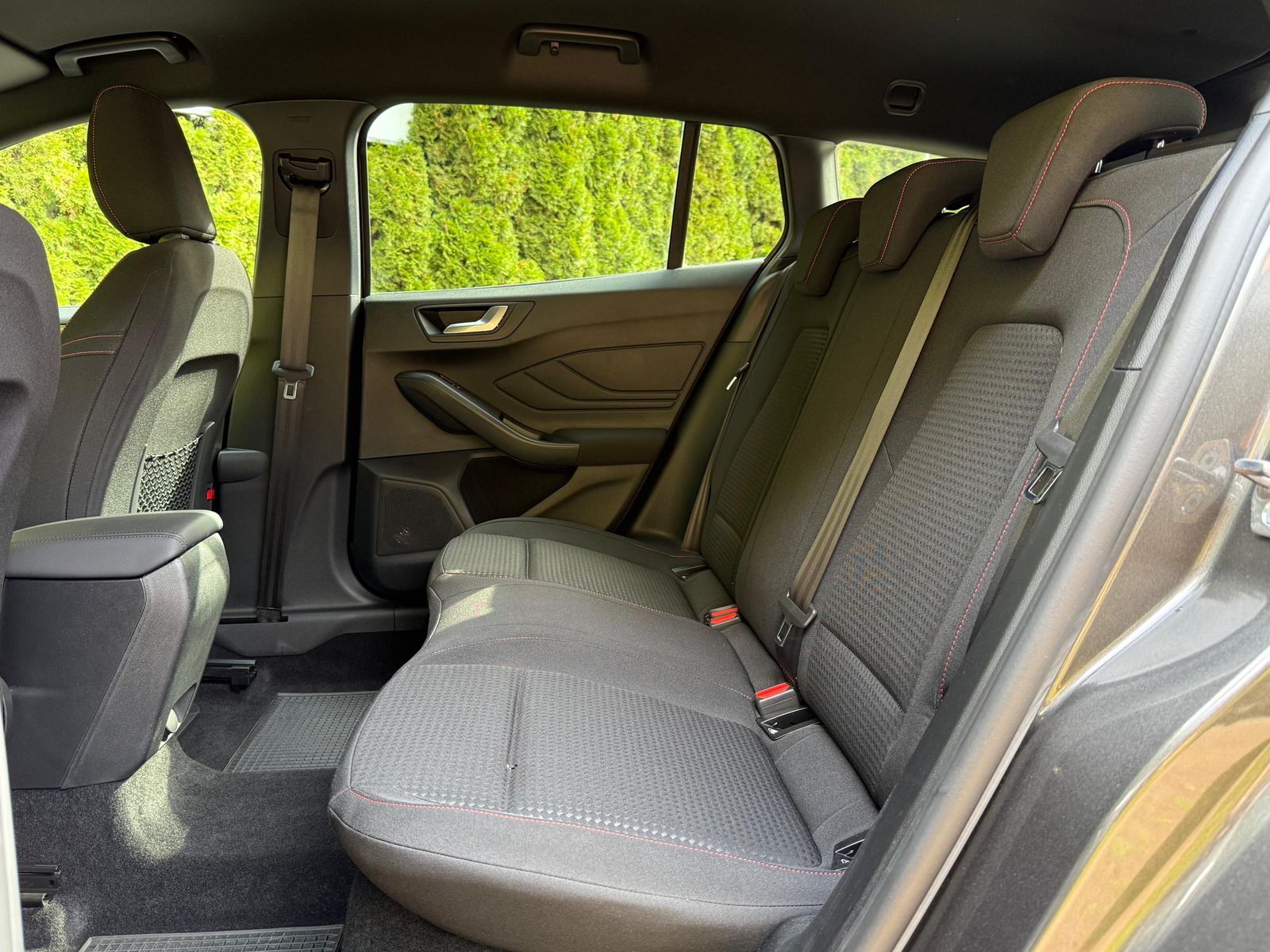Fahrzeugabbildung Ford Focus 1.0EB ST-Line MATRIX+NAV+WINTER+CARP+SYNC4