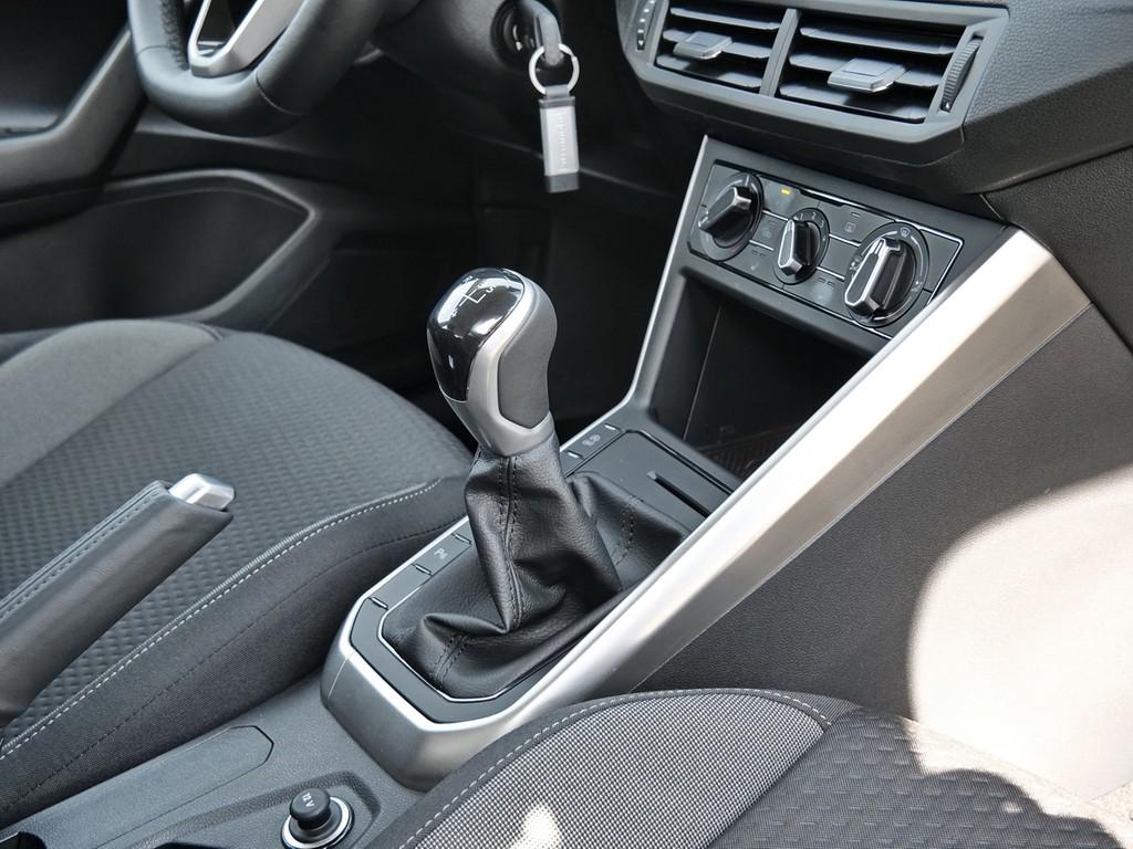 Volkswagen Polo Life 1.0 l 59 kW / 80 PS, миниатюра 10