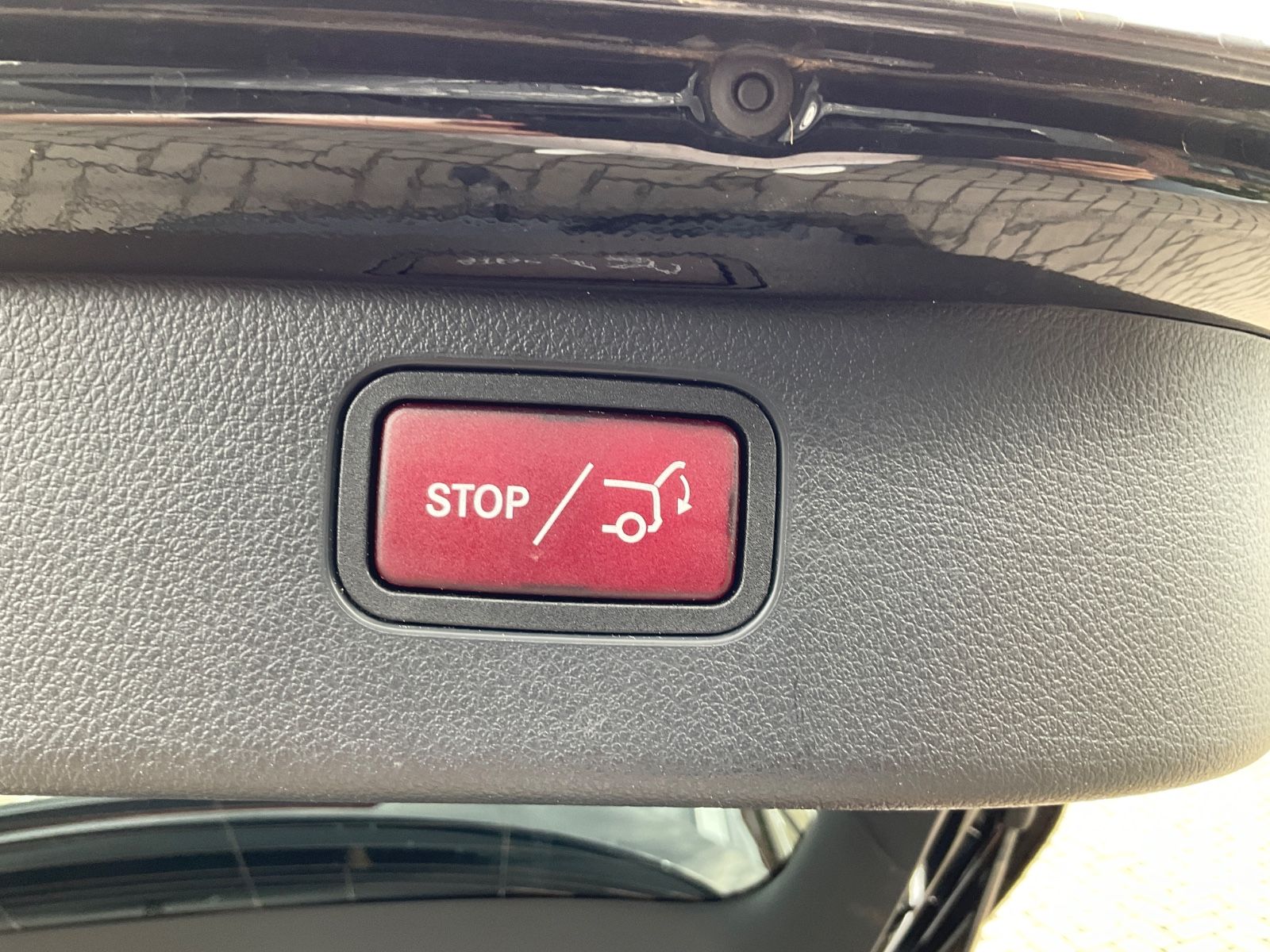 Fahrzeugabbildung Mercedes-Benz C 220 d T AMG Autom.,Navi,LED,Kamera,Carp,AHK