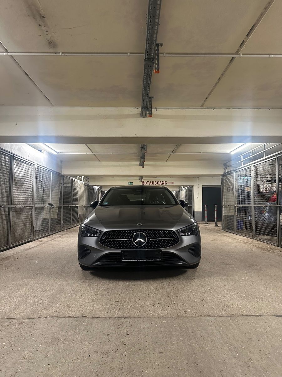 MERCEDES-BENZ CLA 200 Coupé 1.Hand 