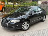 Volkswagen VW Passat 1.8 TSI 1.Hand TÜV 03.2028 Top G... - Volkswagen Passat mit Benzin-Antrieb: Limousine, 2.8