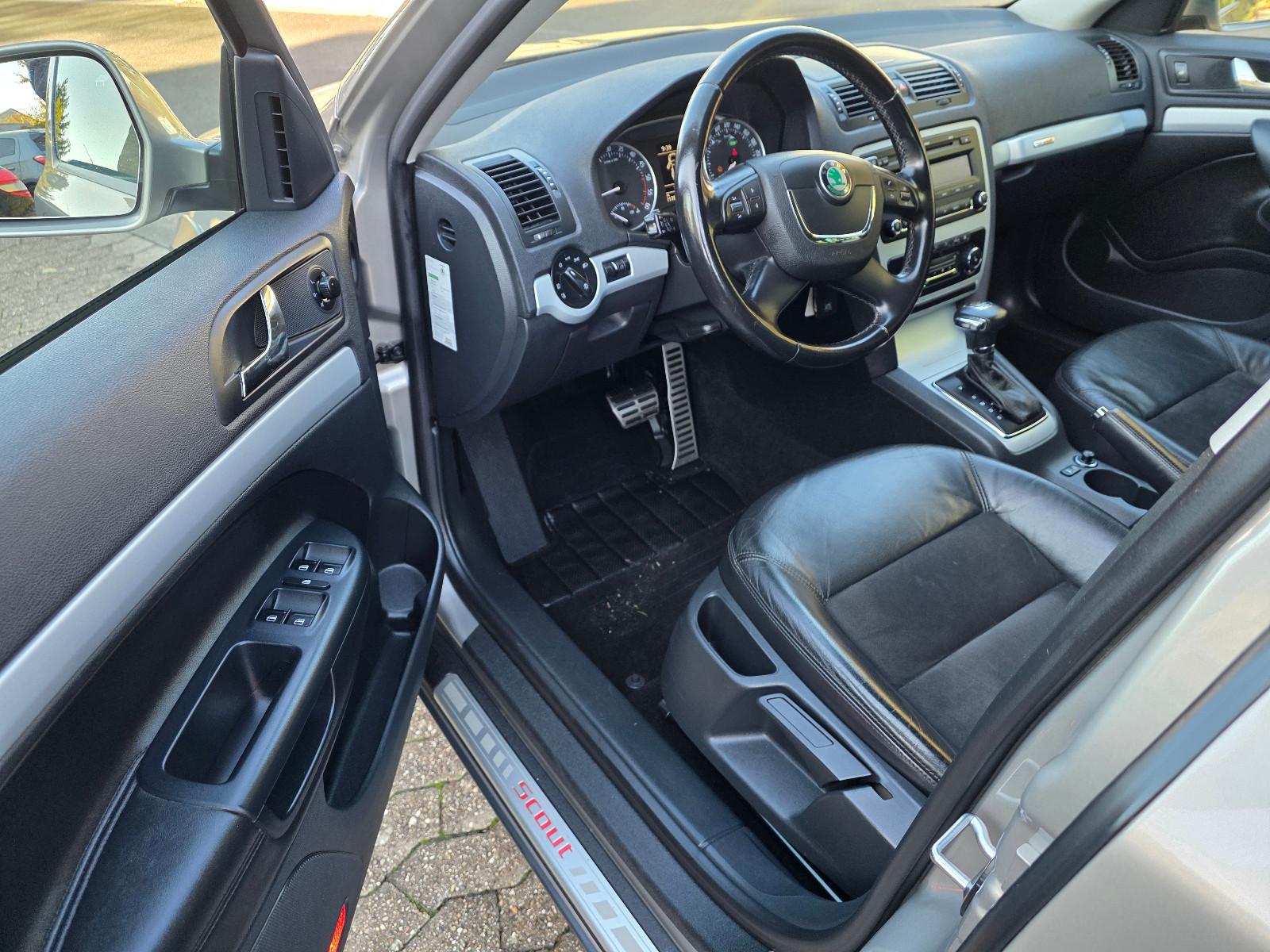 Skoda Octavia 2011 — photo 15