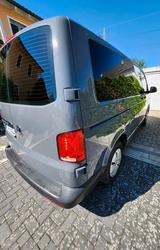 Volkswagen T6 Transporter 9 Sitzer TÜV 08/27 - VW T6 Transporter von privat