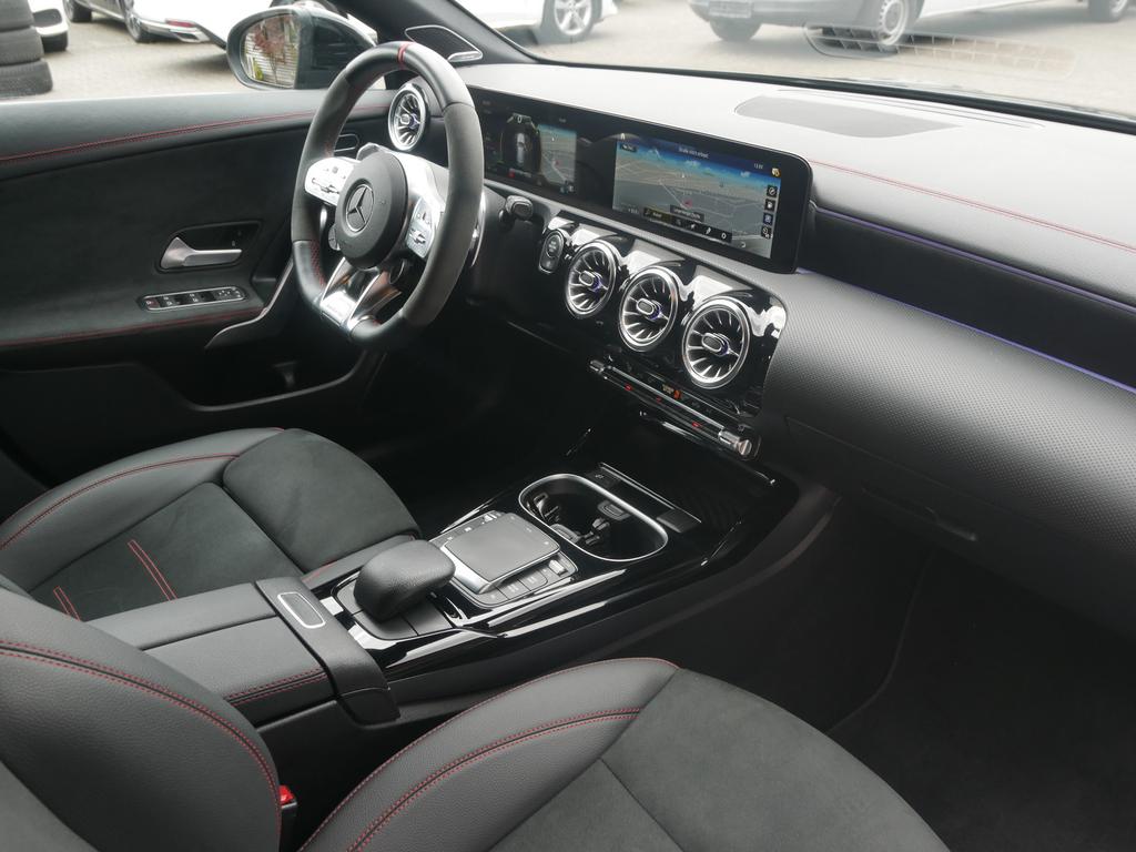 Mercedes-Benz CLA 45 AMG Shooting Brake