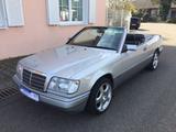 Mercedes-Benz E 200 # Cabrio # Autom.# Leder# Guter Zustand - Mercedes-Benz: C