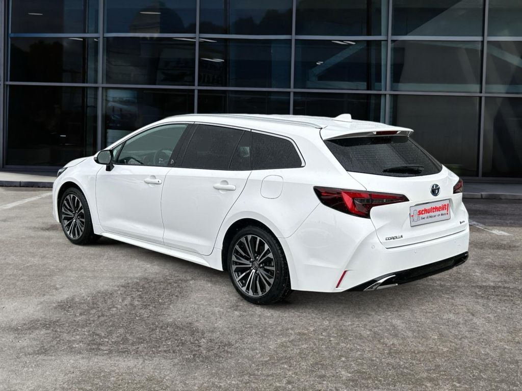 Fahrzeugabbildung Toyota Corolla 1.8 Hybrid Touring Sports Team Deutschla