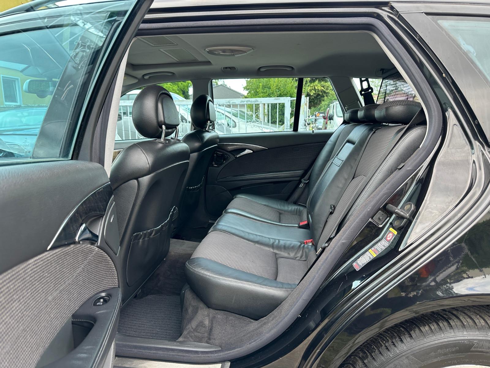 Mercedes-Benz E240 2004 — photo 12